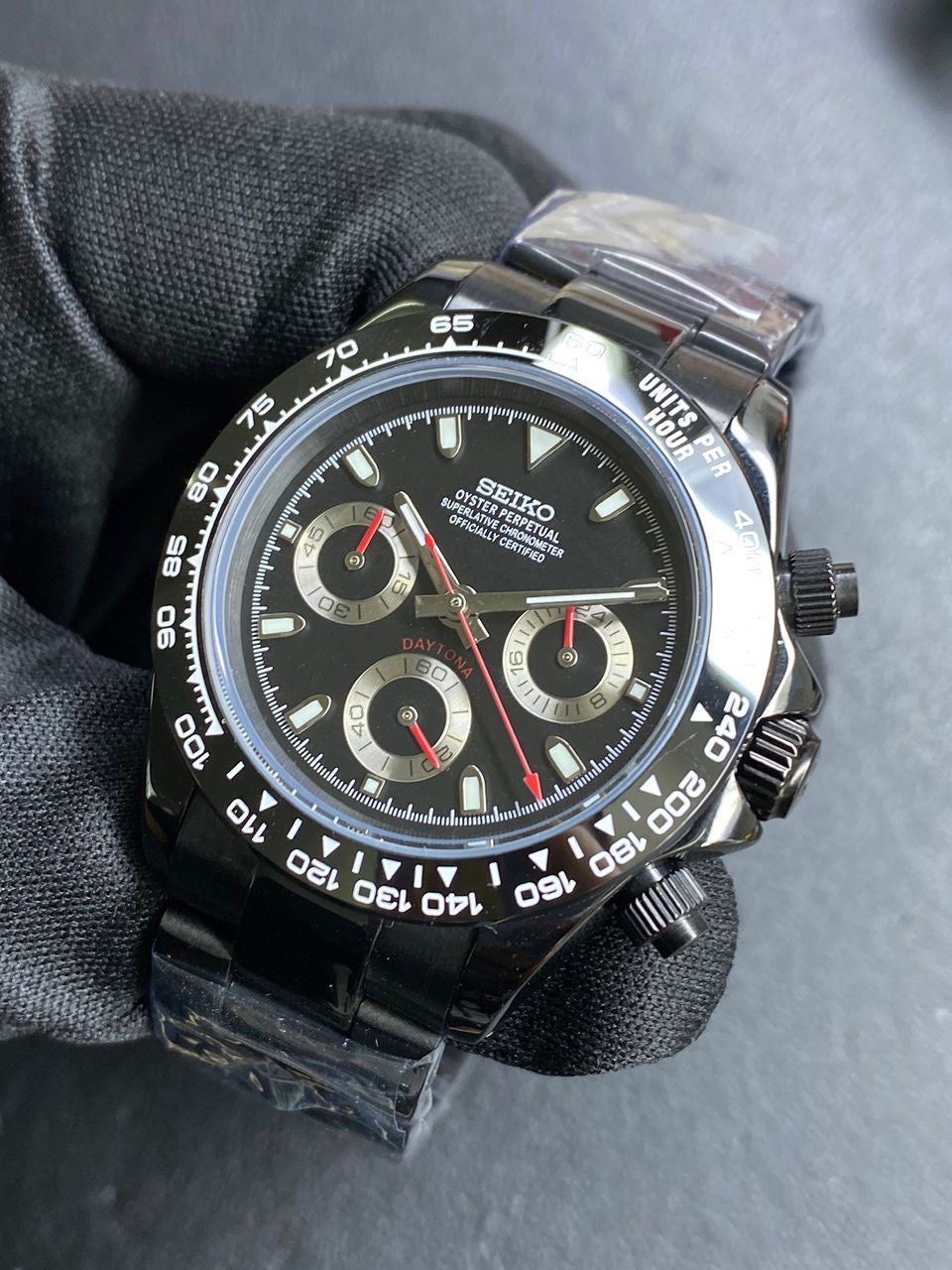 Seiko mod blackout racing Daytona VK63 meca quartz chronograph watch
