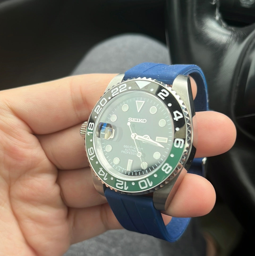 Seiko mod left handed sprite with blue rubber strap