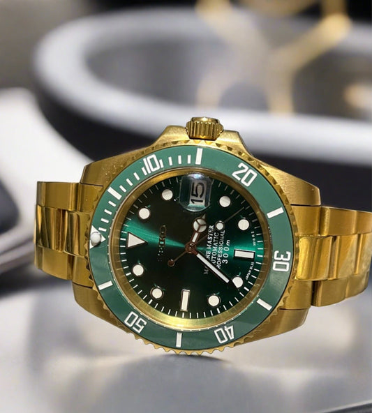 Custom build seiko mod gold hulk automatic watch