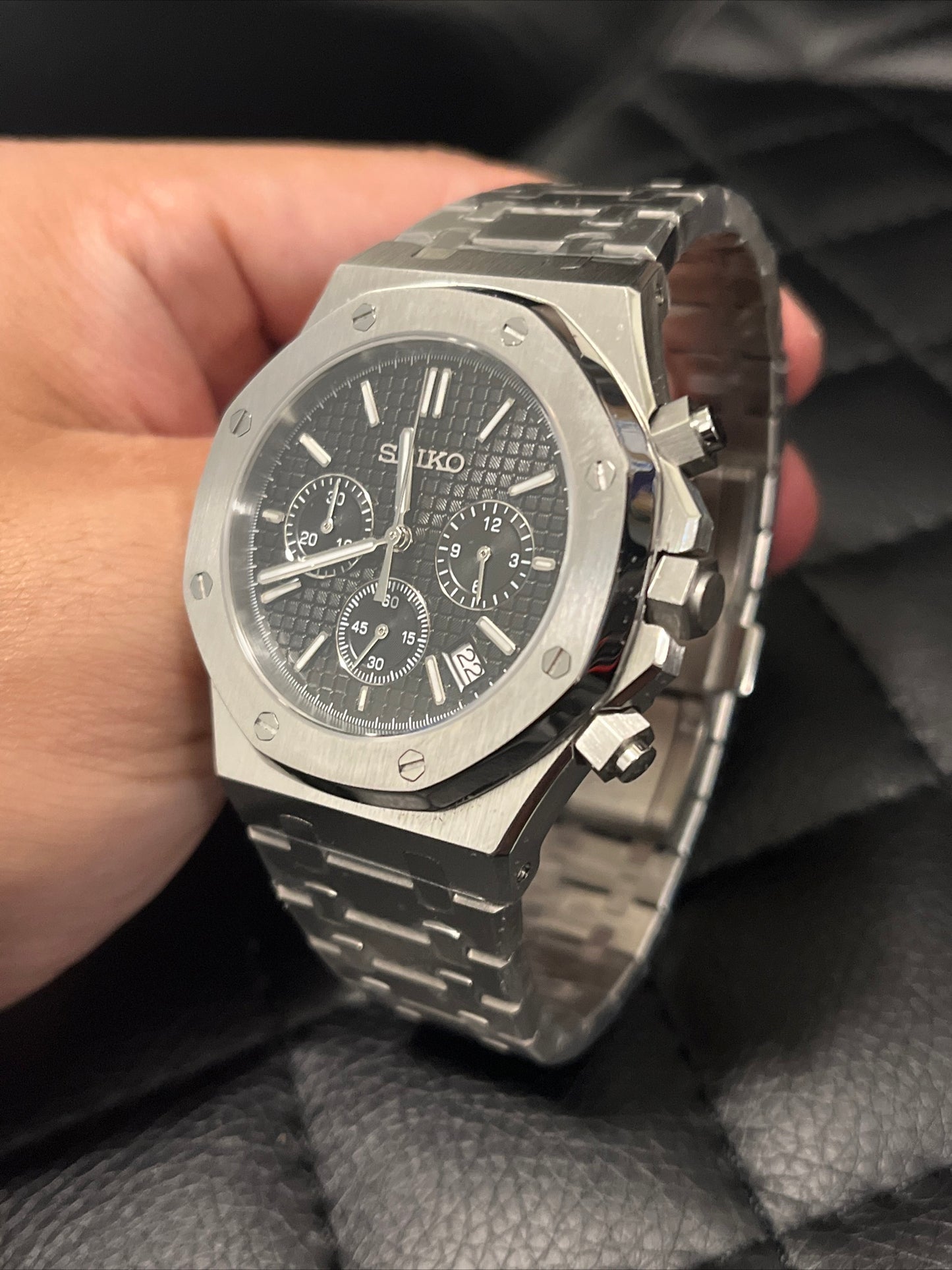 Custom build seiko mod - royal oak black chronograph VK63 meca quartz watch