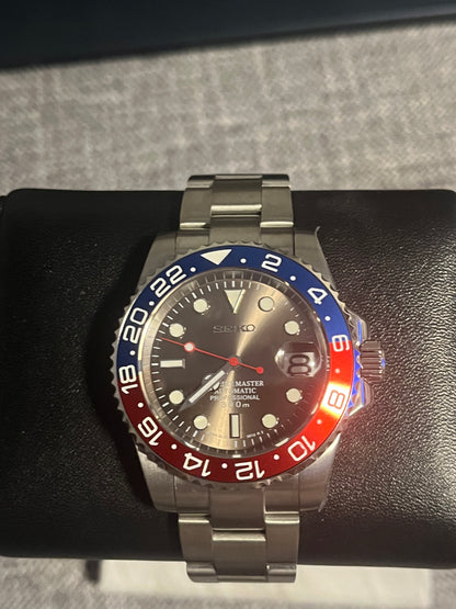 Seiko mod “pepsi with silver sunburst dial” NH35 40mm automatic watch